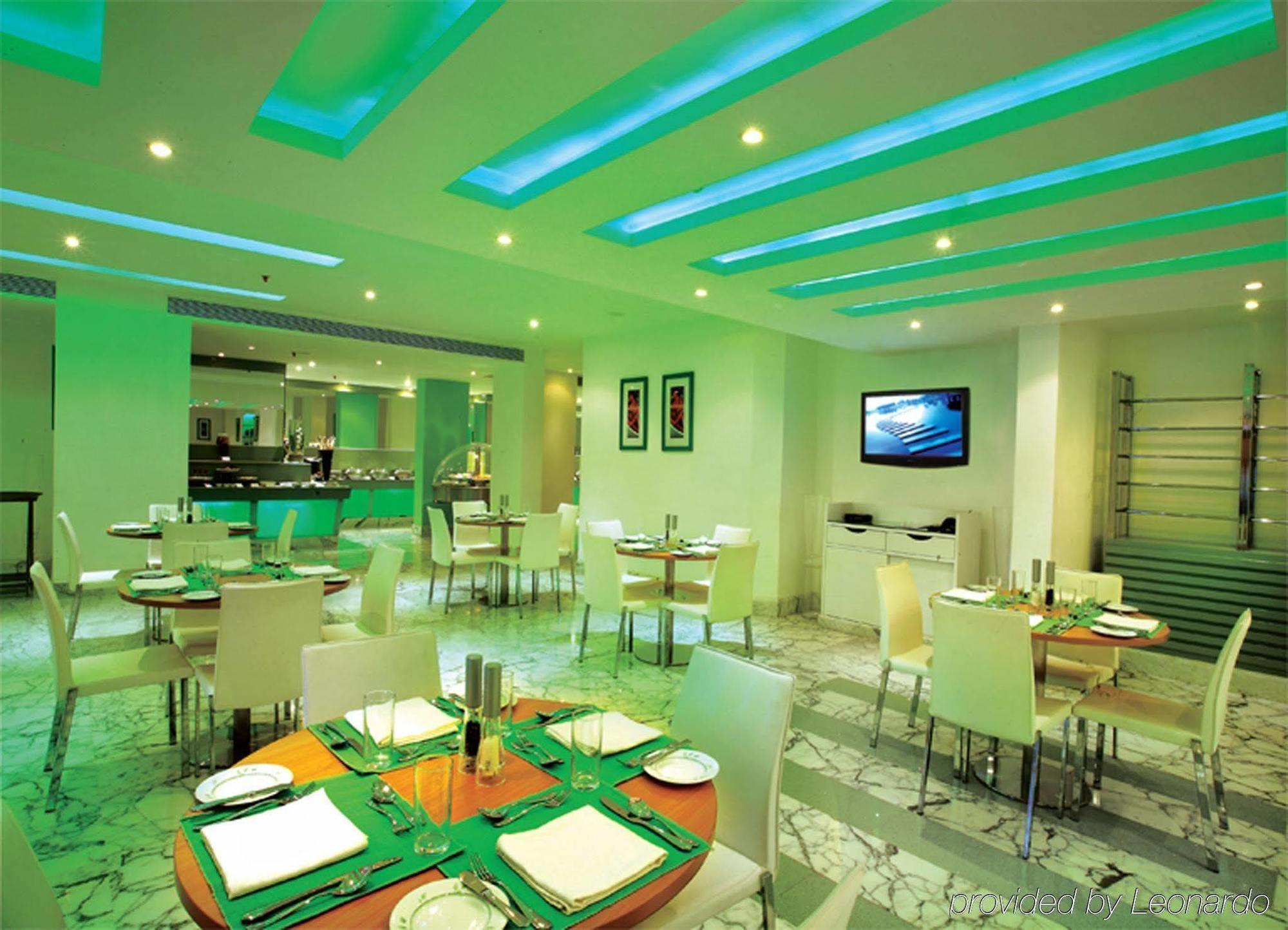 Hotel Radisson Blu Kochi Restaurante foto The Green Restaurant