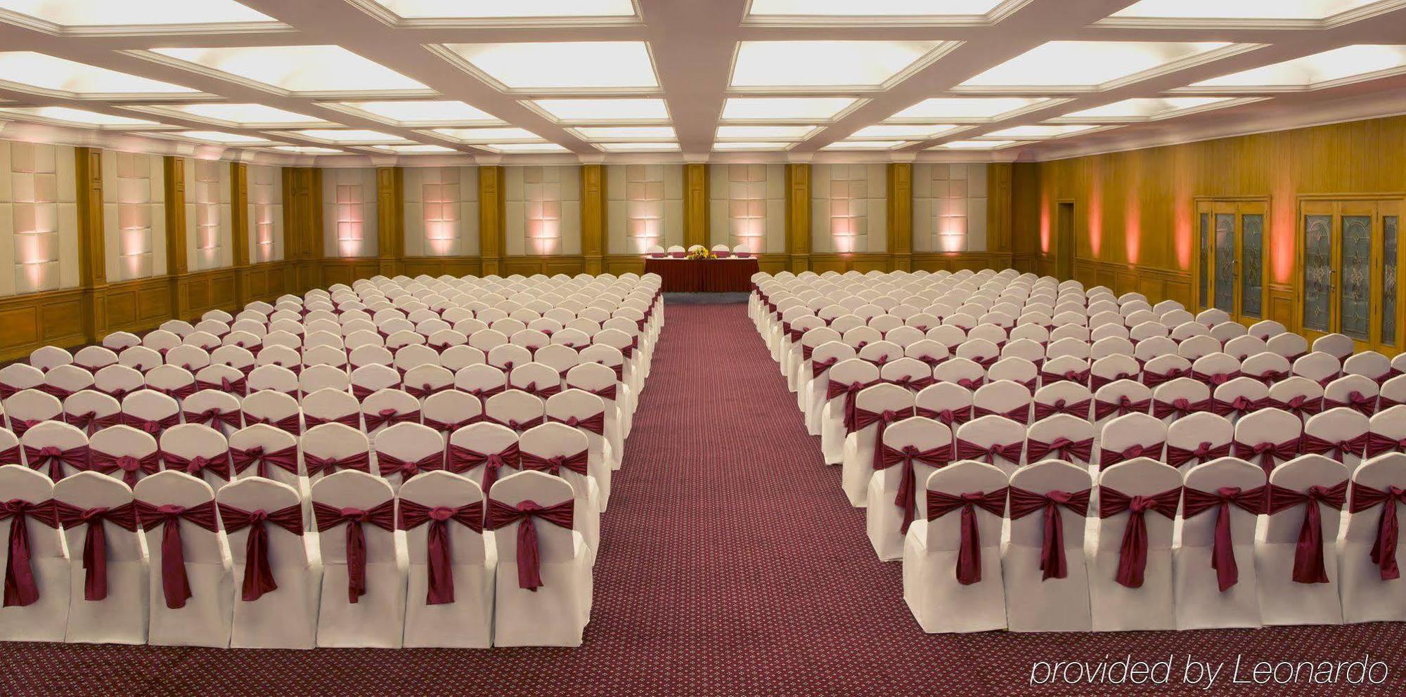 Hotel Radisson Blu Kochi Exterior foto The Grand Ballroom