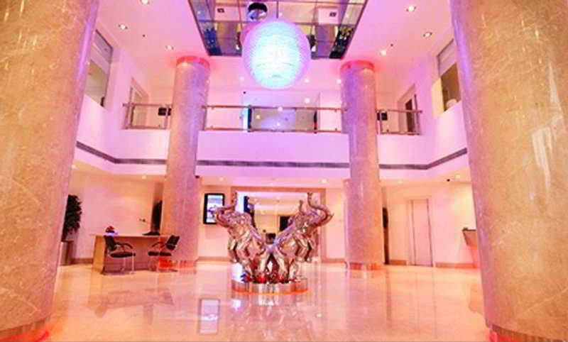 Hotel Radisson Blu Kochi Exterior foto The lobby of the hotel
